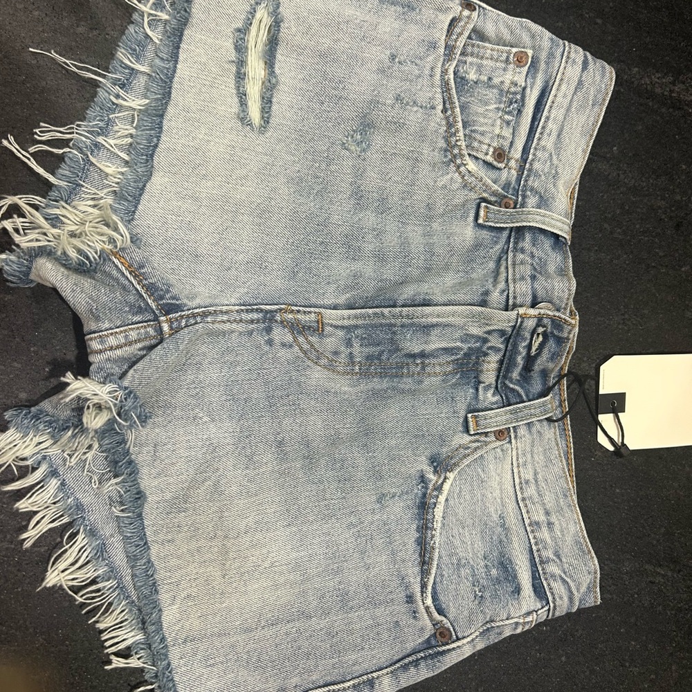 LEVI’S Denim Frayed Hem Women Shorts